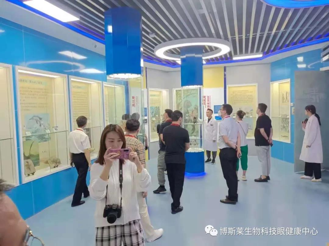 眼视光专业校企共建校园行
