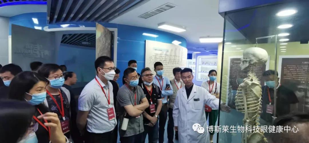 眼视光专业校企共建校园行